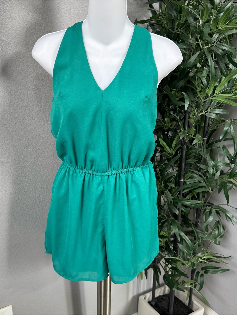 Sleeveless Teal V-Neck Romper